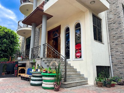 Mad Vervet Hostel - Addis