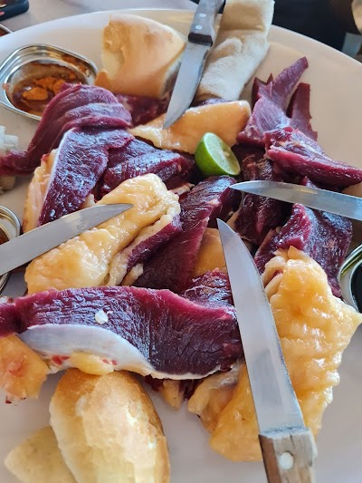 Broni Butchery & Lounge | Ayat | ብሮኒ ሥጋ ቤትና ላውንጅ | አያት